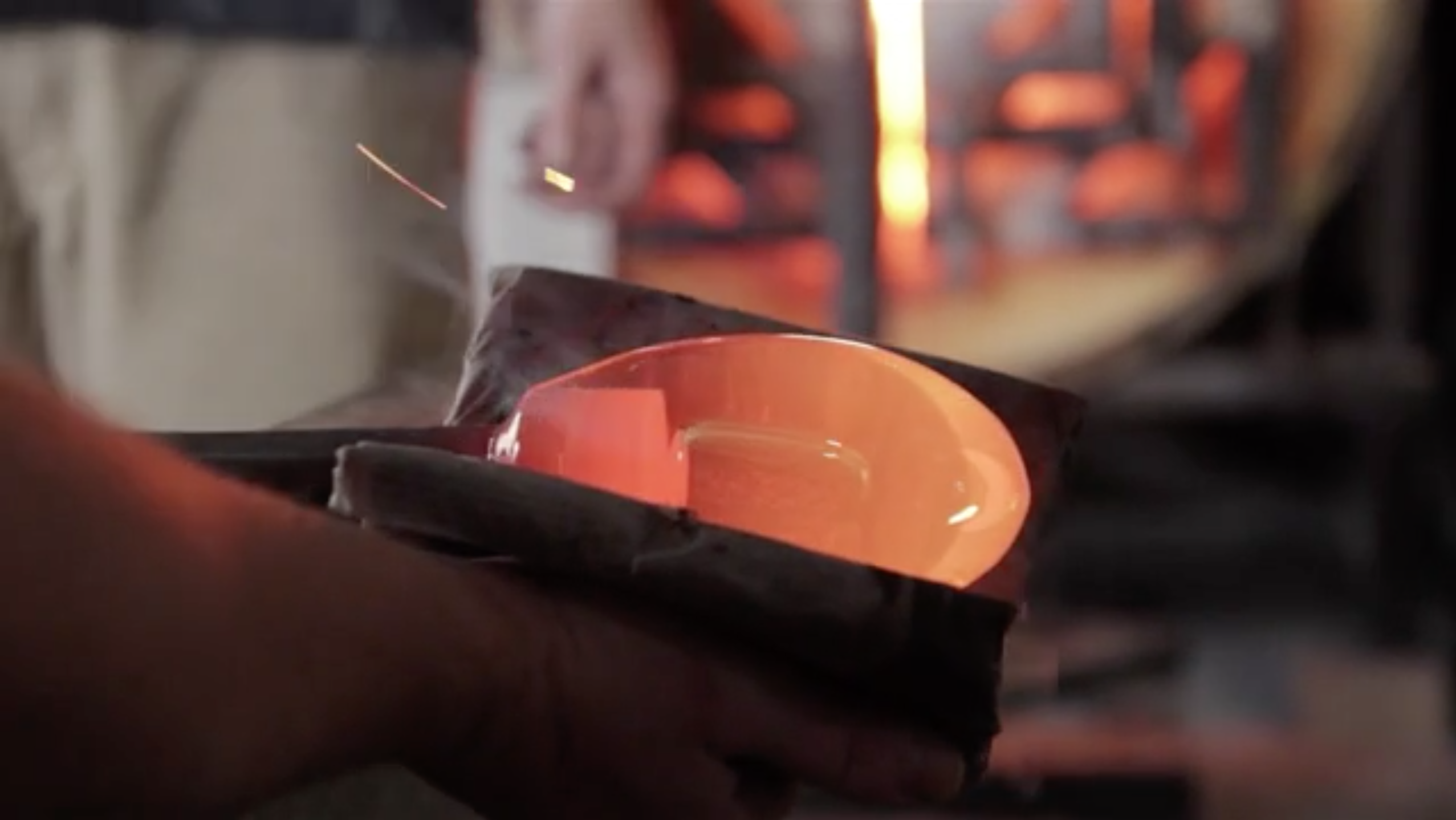 Holliston Sand | RISD Glass Artists